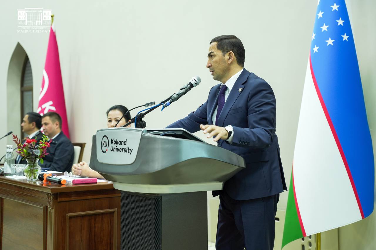 Jojalar belbogli yigitni sikishadi