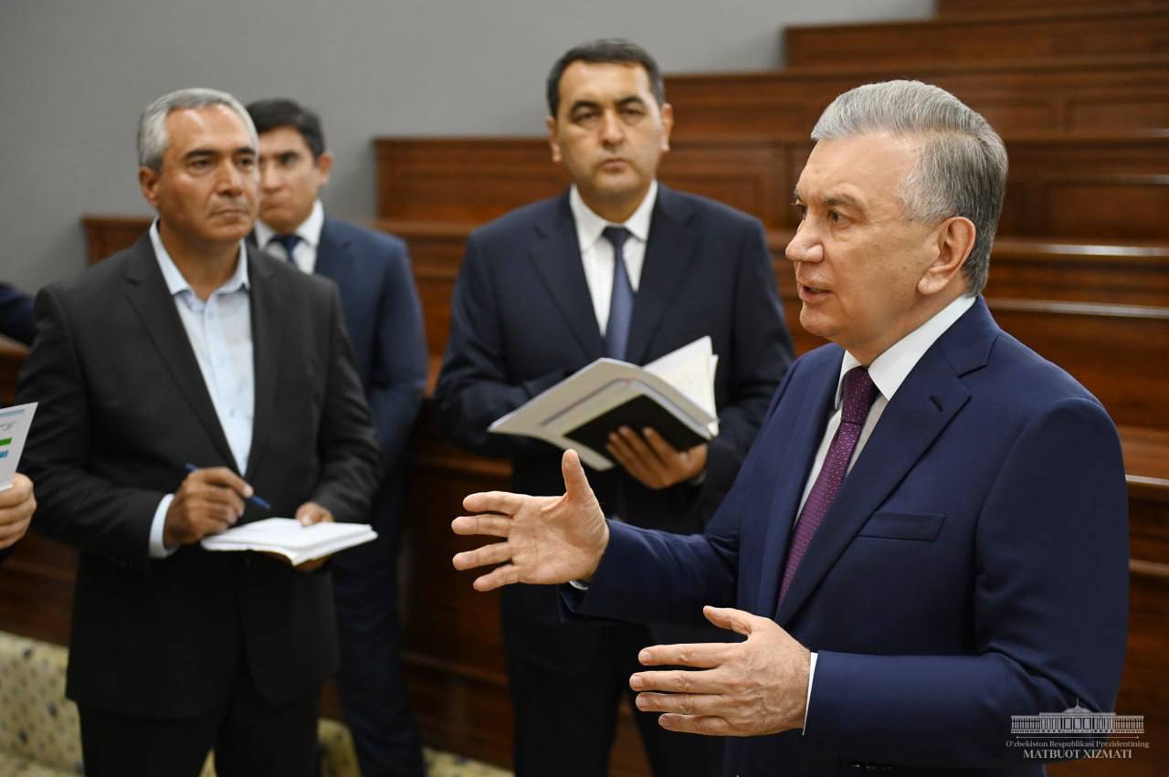 Президент Республики Узбекистан Шавкат Мирзиёев в Университете Коканд