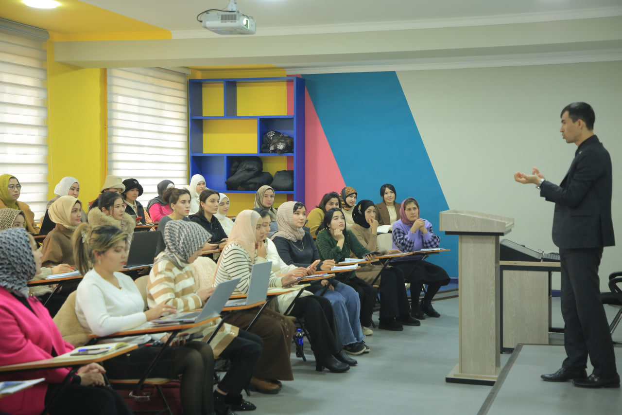 An exciting workshop on "Modern Technologies in Education" took place for students of the distance learning majors!